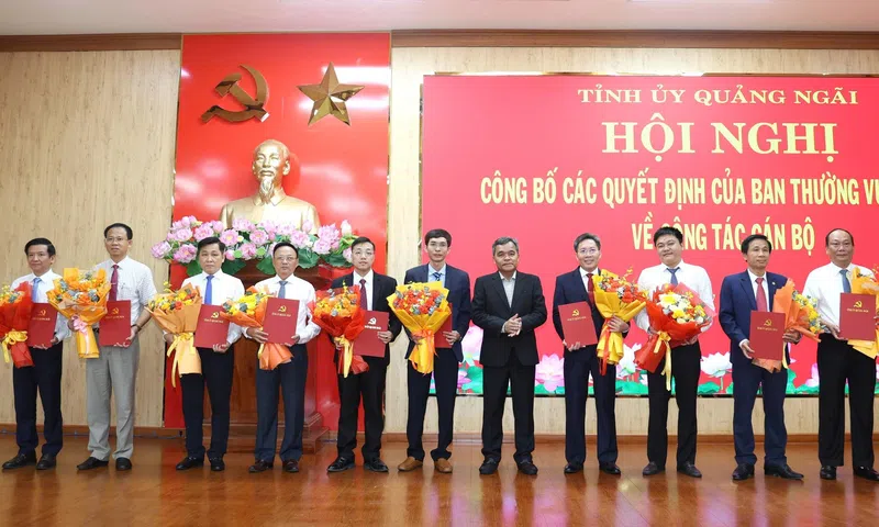 Quảng Ngãi điều động, luân chuyển nhiều cán bộ lãnh đạo