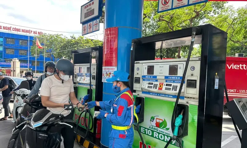 Thị trường xăng E10 bước vào giai đoạn triển khai rộng, áp lực nguồn ethanol gia tăng