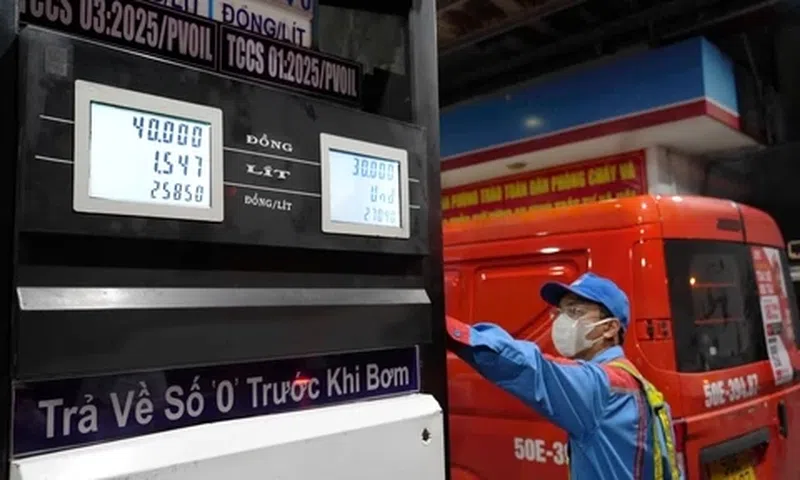 Đề xuất kéo giảm toàn bộ thuế xăng dầu đến cuối tháng 6 nhằm ổn định giá nhiên liệu