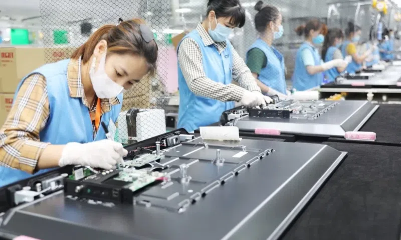 Xuất khẩu bứt phá hơn 215 tỷ USD, hàng công nghệ cao giữ vai trò dẫn dắt