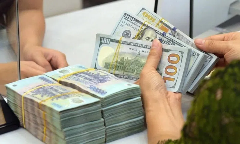 Hơn 300.000 tỷ đồng được NHNN rút về, lãi suất liên ngân hàng hạ nhiệt